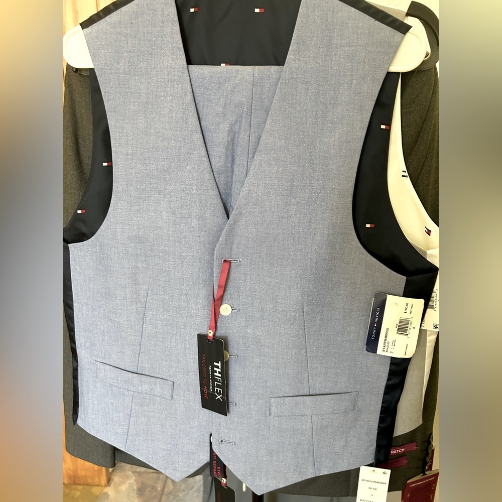 Tommy Hilfiger, modern fit vest and pants, stretch